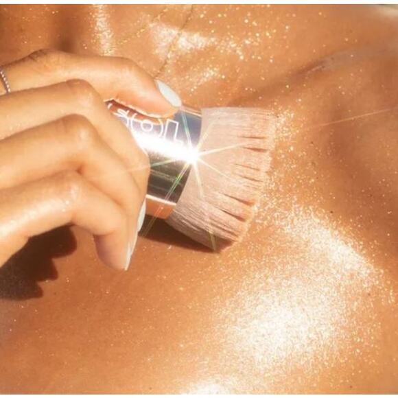 Coloourpop Sol Body Angled Body Kabuki Brush - NEW - Picture 1 of 3